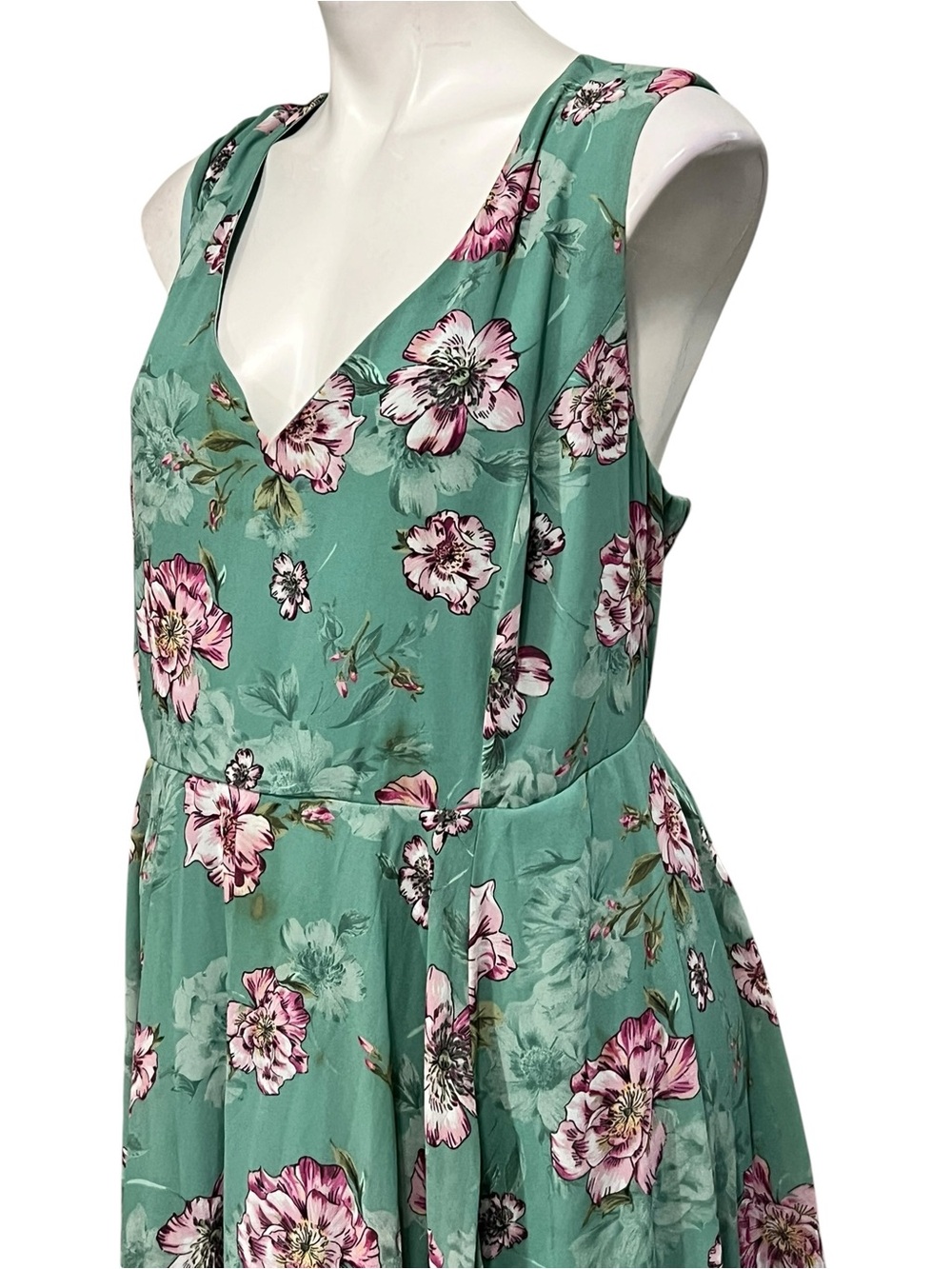 torrid dress sz 22 green Floral V-Neck Midi Dress Pink Blooms fall office plus - Picture 3 of 7